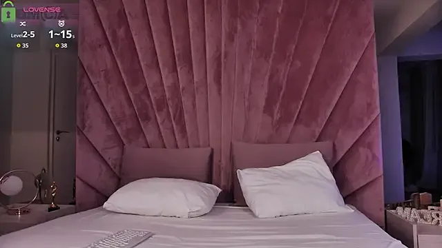 AriannaLure from StripChat