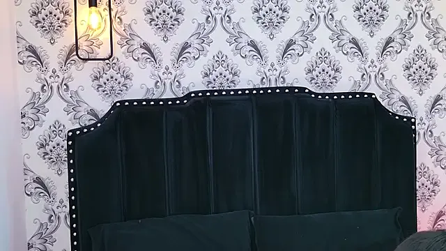 Becca_Grims from StripChat