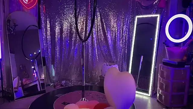 Bimbotwerkqueen from StripChat