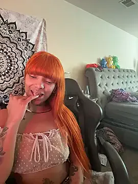 Butterflybootyy from StripChat