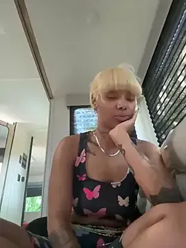 Butterflybootyy from StripChat