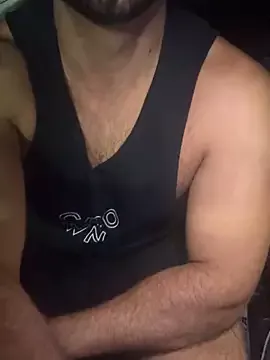 CasadoLutadorBigStuds from StripChat