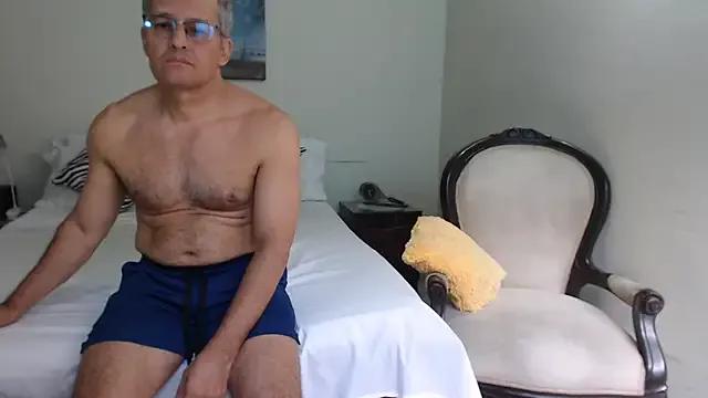 Daddyhot_Alejo from StripChat