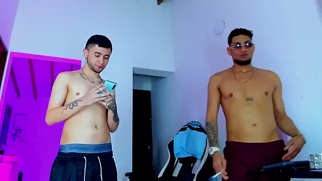 Daddys_insanee from StripChat