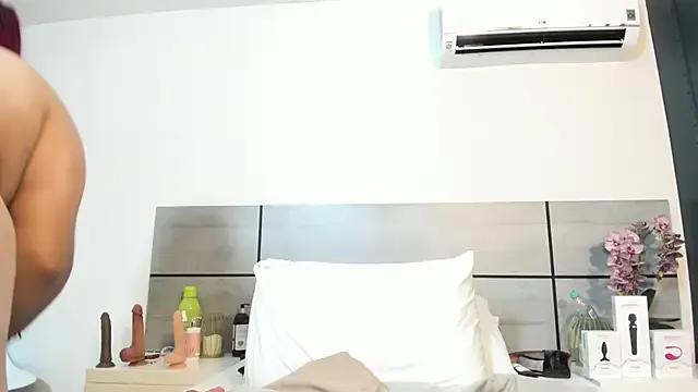 EmmaSmith2 from StripChat