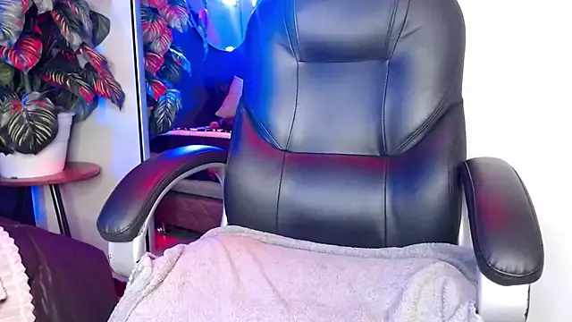 Gasaiusagi_golden from StripChat