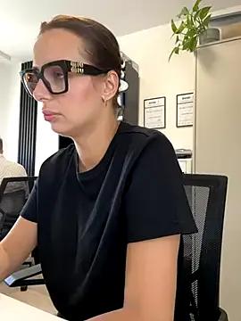 Hii_Lolla from StripChat