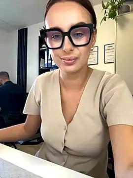 Hii_Lolla from StripChat