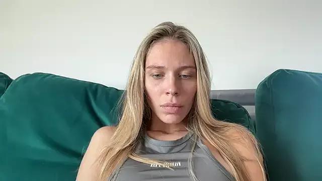 Iris_cherry from StripChat