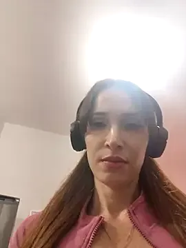 Irresistible24 from StripChat