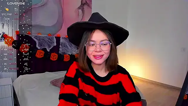 Kelly_Cuutie from StripChat