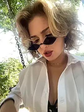 KellyKeler from StripChat
