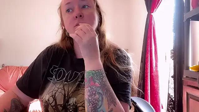 Kisicaxx from StripChat
