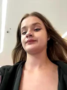 KittyQueeny from StripChat