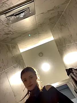 KittyQueeny from StripChat