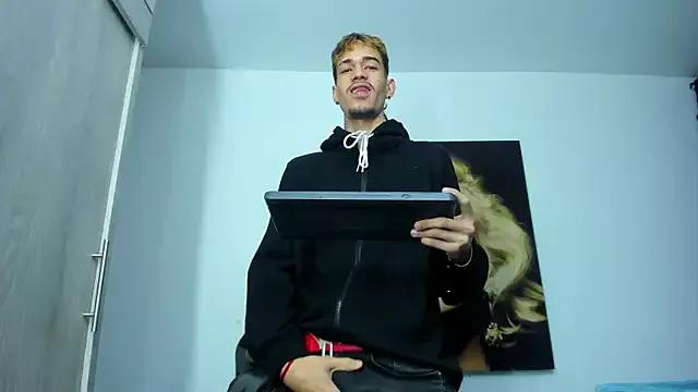 Littledemon777 from StripChat