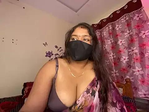LouleyRanii from StripChat
