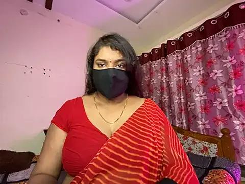 LouleyRanii from StripChat