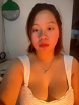Maianhcute from StripChat