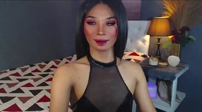 MaxxineMorenaTs from StripChat