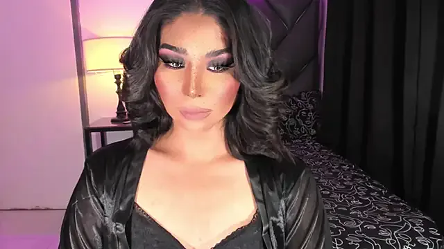 MaxxineMorenaTs from StripChat