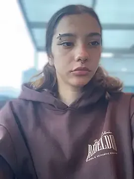 MiaaCute- from StripChat