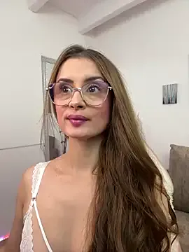 MiaaLoren from StripChat