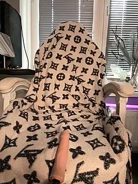 Miss_chiks from StripChat