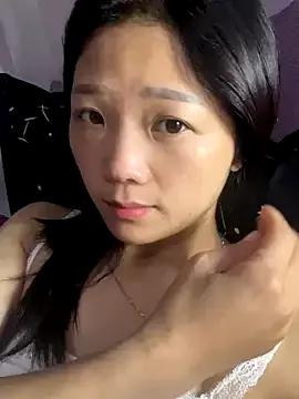 Moii221 from StripChat
