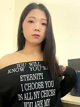Moii221 from StripChat