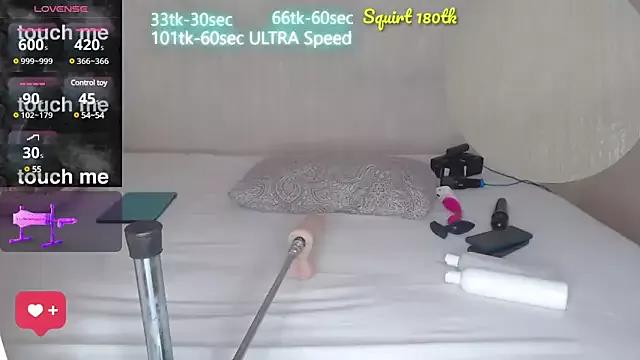 Mom4you from StripChat