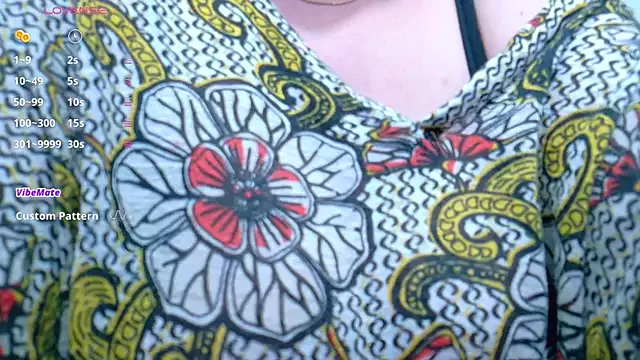 MommyHelpsmee from StripChat