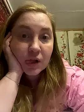 Ollydoll92 from StripChat