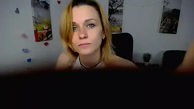 PeppyMia from StripChat