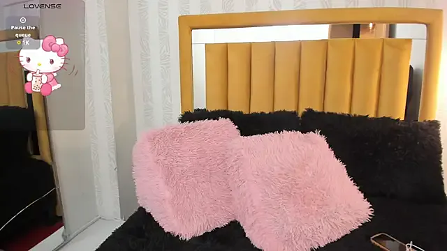 Pettit_courtny from StripChat