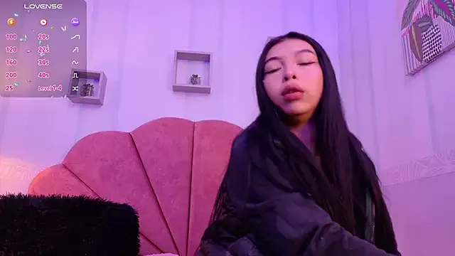 Pettit_courtny from StripChat