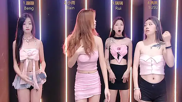 Queen-001 from StripChat