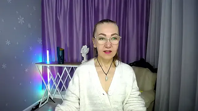 Queen_a_n_i from StripChat