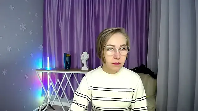 Queen_a_n_i from StripChat