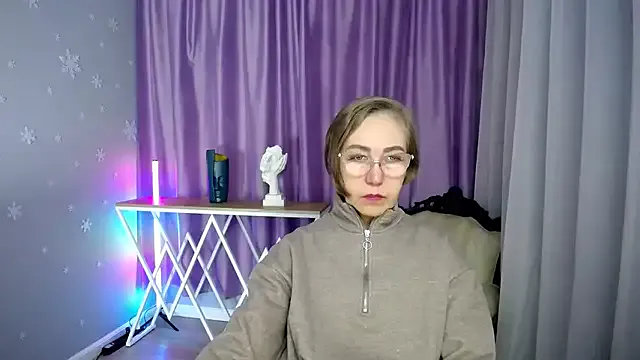 Queen_a_n_i from StripChat