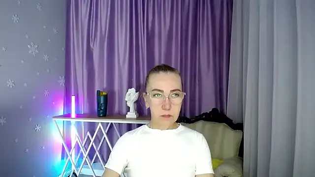 Queen_a_n_i from StripChat