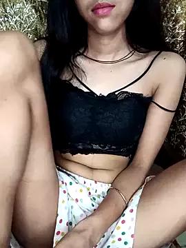 Queen_Pooja7 from StripChat