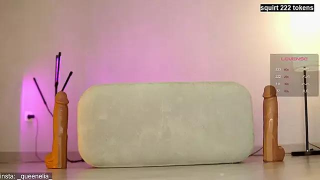 Queeneliaa from StripChat