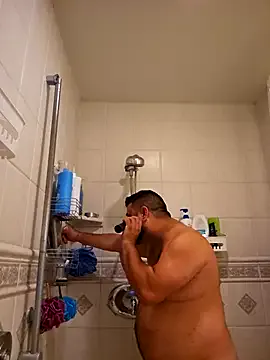 Roddog18 from StripChat