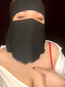 RooVaaN-Xx from StripChat