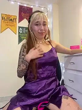 Sallem_Pink from StripChat