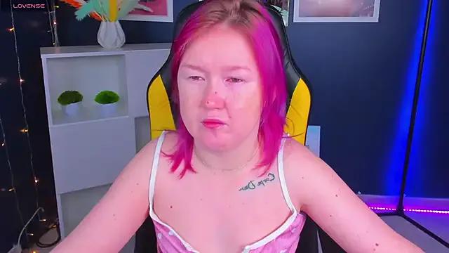 Sara_Robinson from StripChat