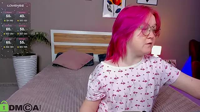 Sara_Robinson from StripChat