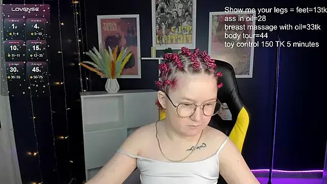 Sara_Robinson from StripChat