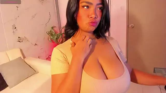 SaraApril_1 from StripChat